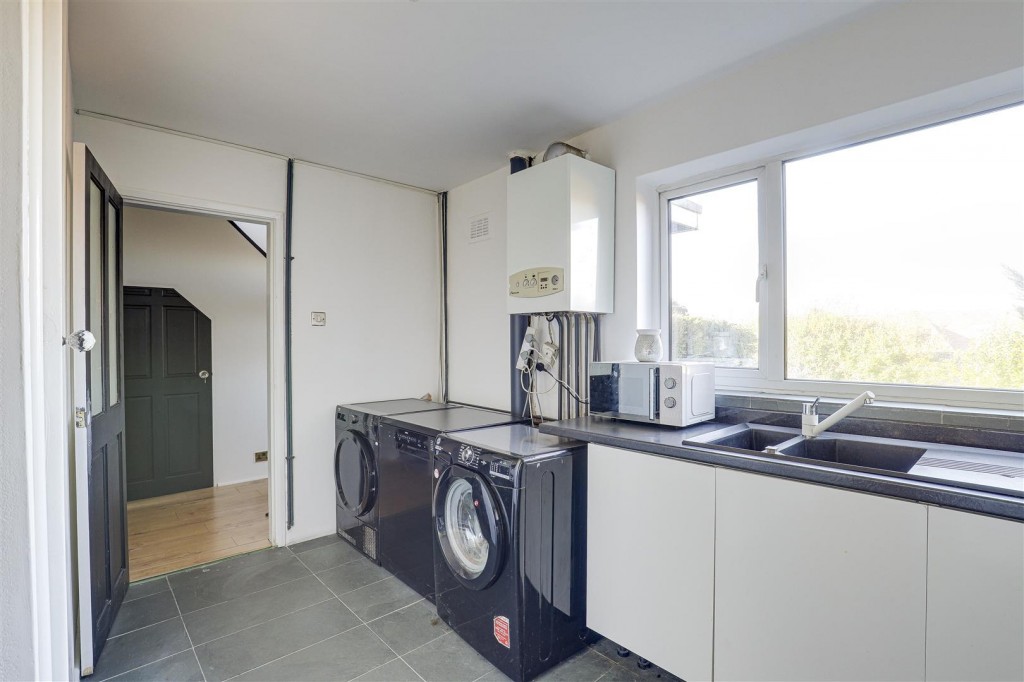Dorket Close, Arnold, Nottinghamshire, NG5 8ET
