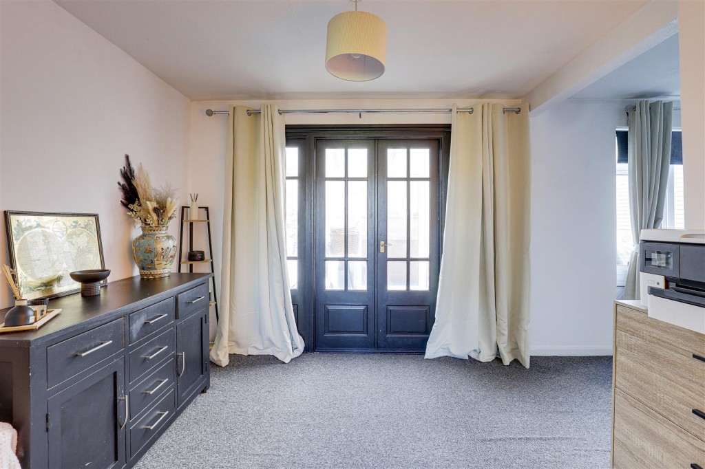 Dorket Close, Arnold, Nottinghamshire, NG5 8ET