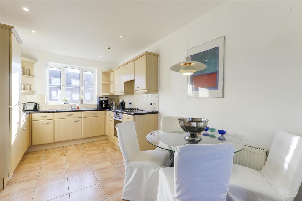 Gilbert Boulevard, Arnold, Nottinghamshire, NG5 7NA