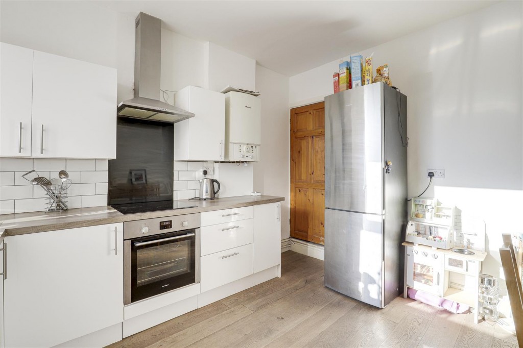 Broomhill Road, Bulwell, Nottinghamshire, NG6 9GW