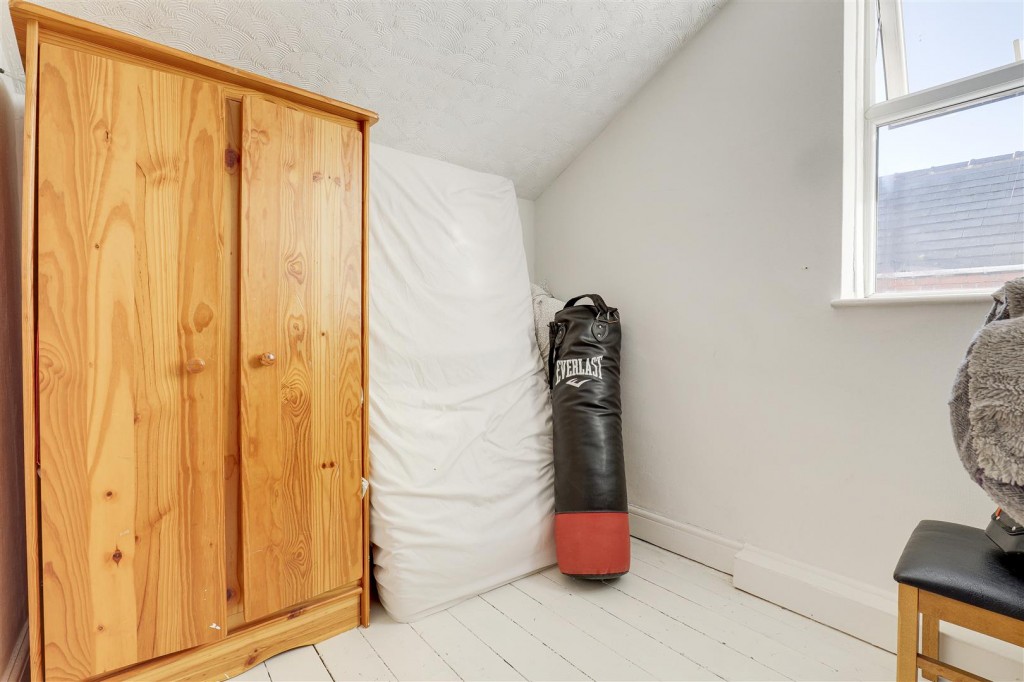 Broomhill Road, Bulwell, Nottinghamshire, NG6 9GW