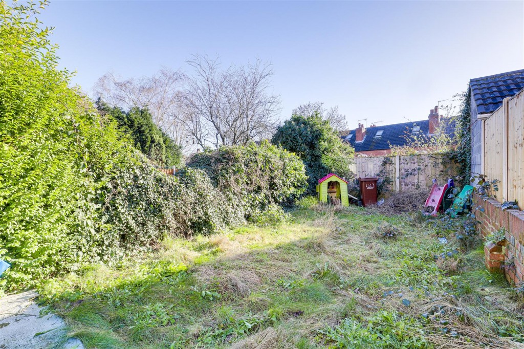 Broomhill Road, Bulwell, Nottinghamshire, NG6 9GW