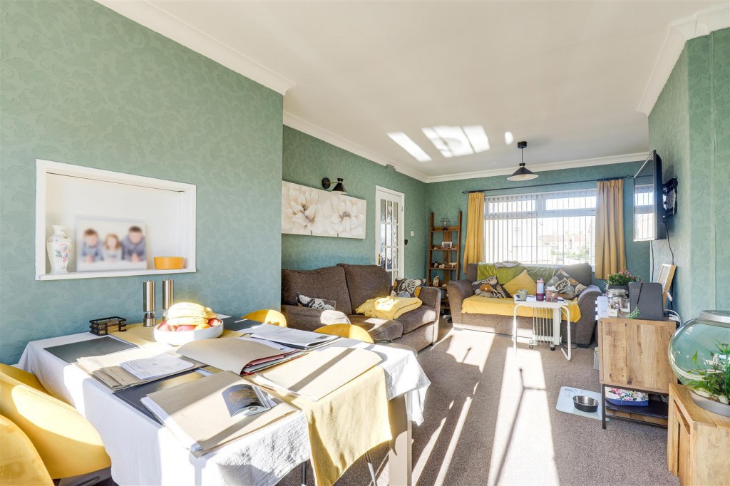 Lime Tree Road, Hucknall, Nottinghamshire, NG15 6AY