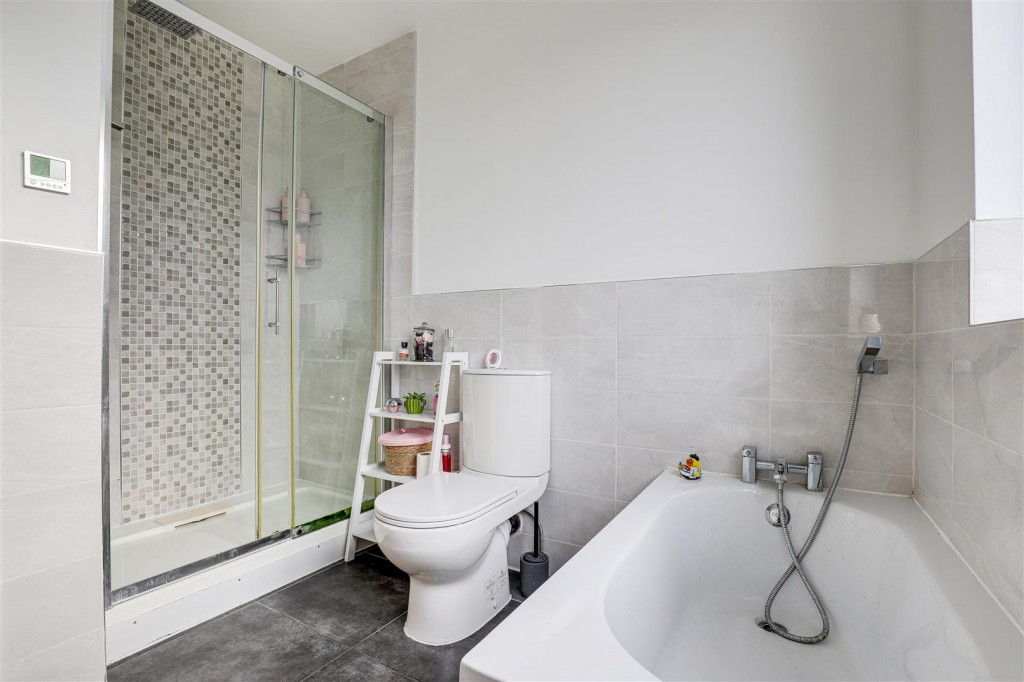 Breckhill Road, Mapperley, Nottinghamshire, NG3 5JP
