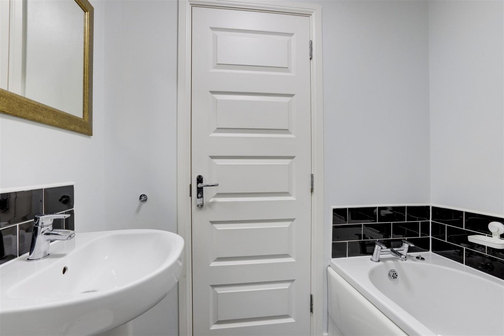 Olympia Way, Hucknall, Nottinghamshire, NG15 8HU