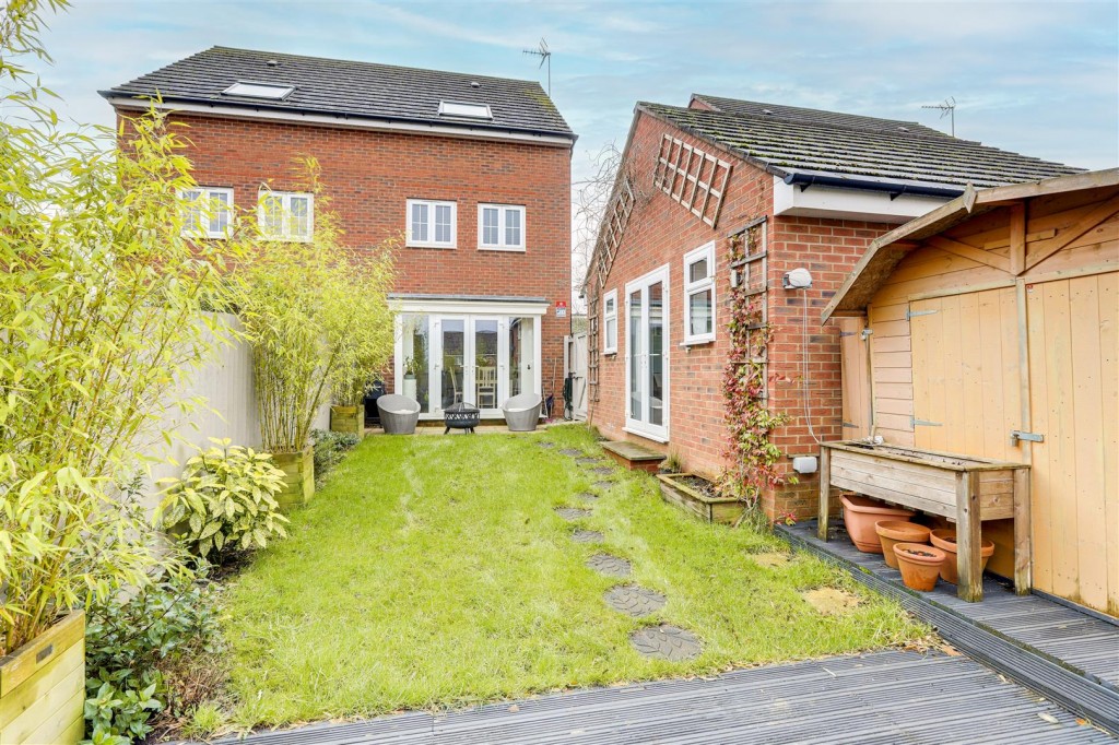 Olympia Way, Hucknall, Nottinghamshire, NG15 8HU