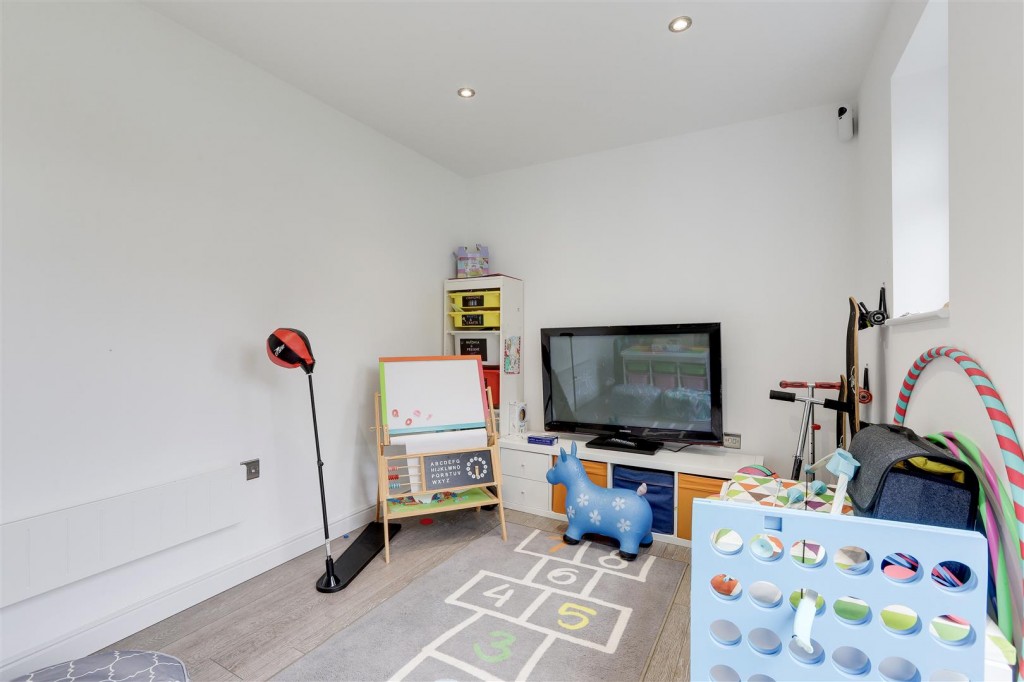 Olympia Way, Hucknall, Nottinghamshire, NG15 8HU