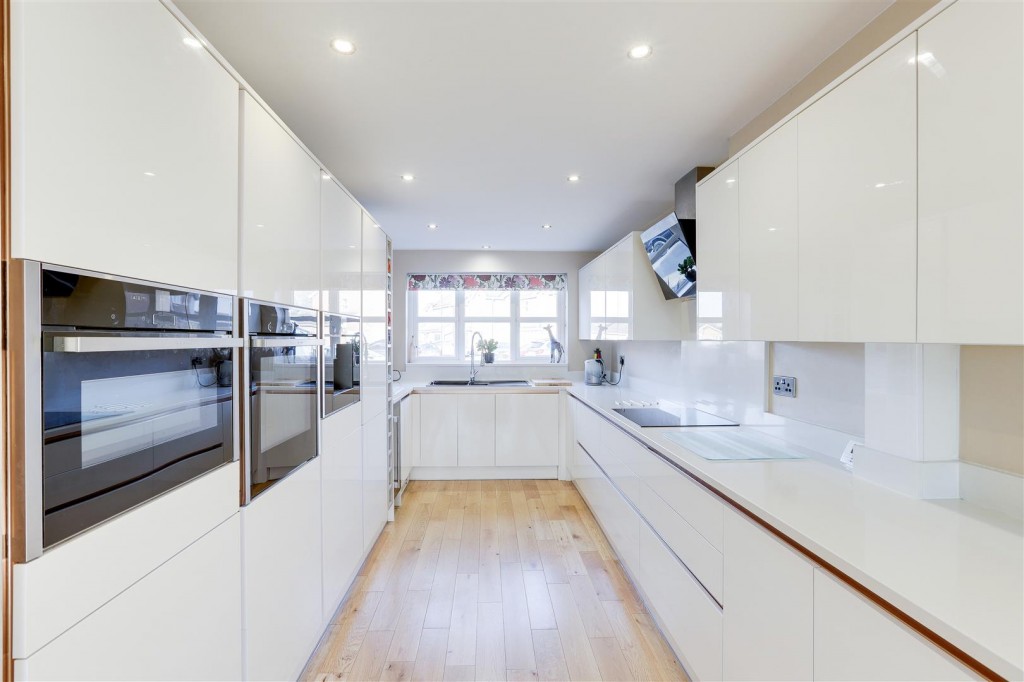 Penmoor Close, Long Eaton, Derbyshire, NG10 3RH