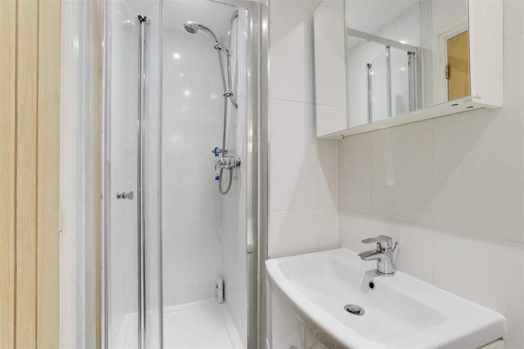 Penmoor Close, Long Eaton, Derbyshire, NG10 3RH