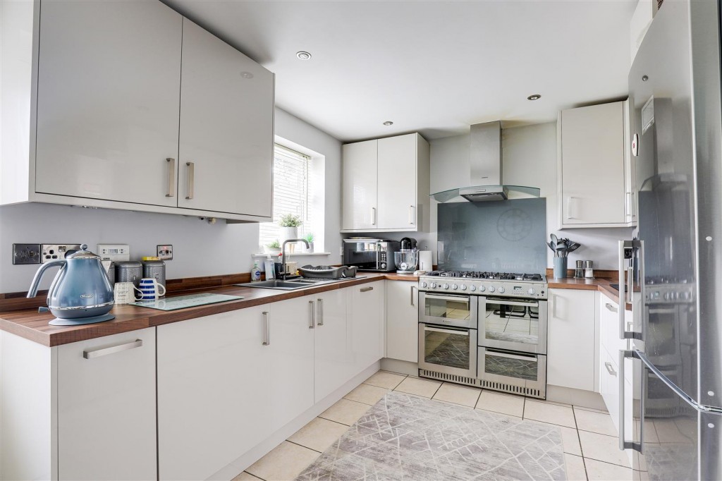 Swindale Close, West Bridgford, Nottinghamshire, NG2 6BR