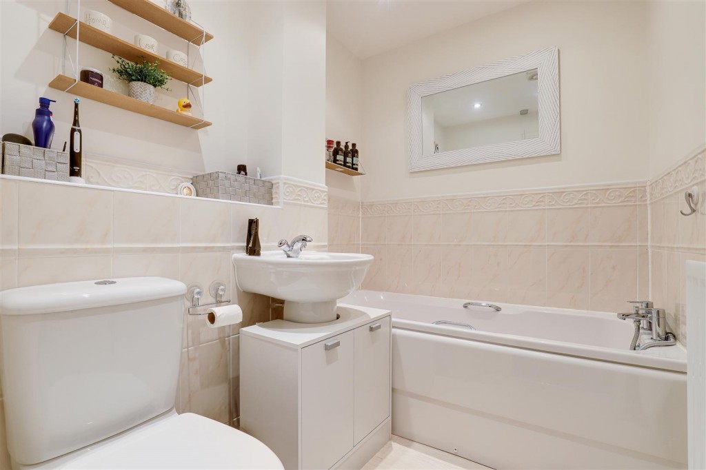 Swindale Close, West Bridgford, Nottinghamshire, NG2 6BR