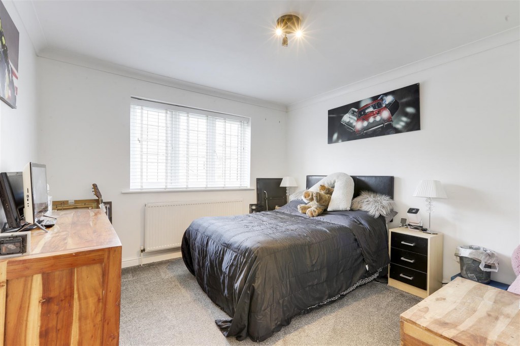 Linden Grove, Gedling, Nottinghamshire, NG4 2QU