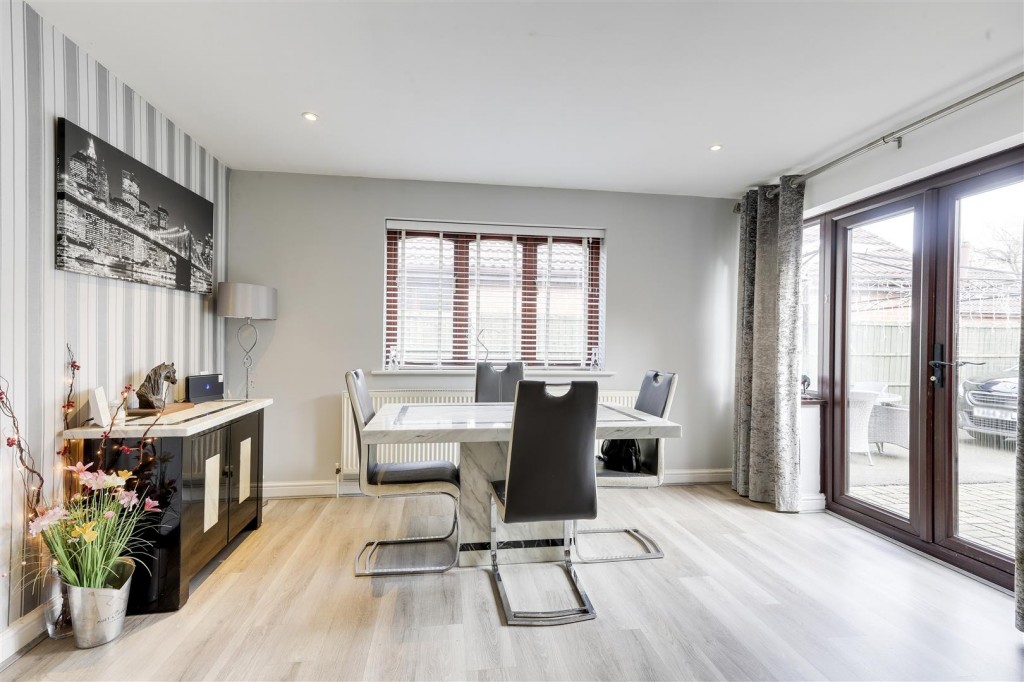 Linden Grove, Gedling, Nottinghamshire, NG4 2QU