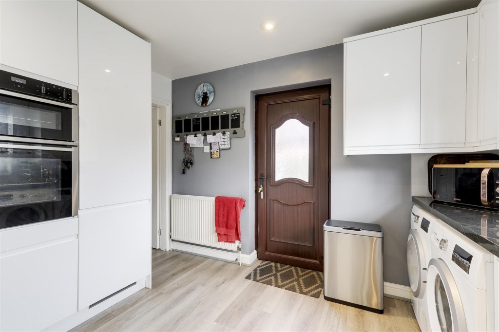 Linden Grove, Gedling, Nottinghamshire, NG4 2QU