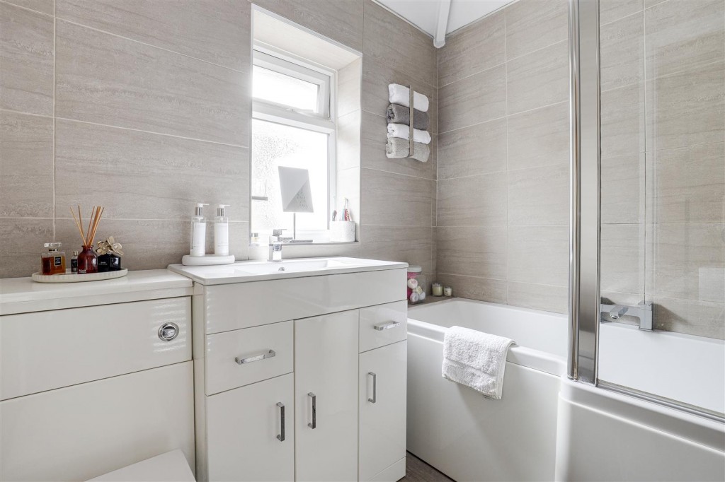Sandy Lane, Hucknall, Nottinghamshire, NG15 7GN
