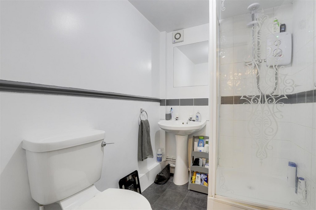 Sandy Lane, Hucknall, Nottinghamshire, NG15 7GN