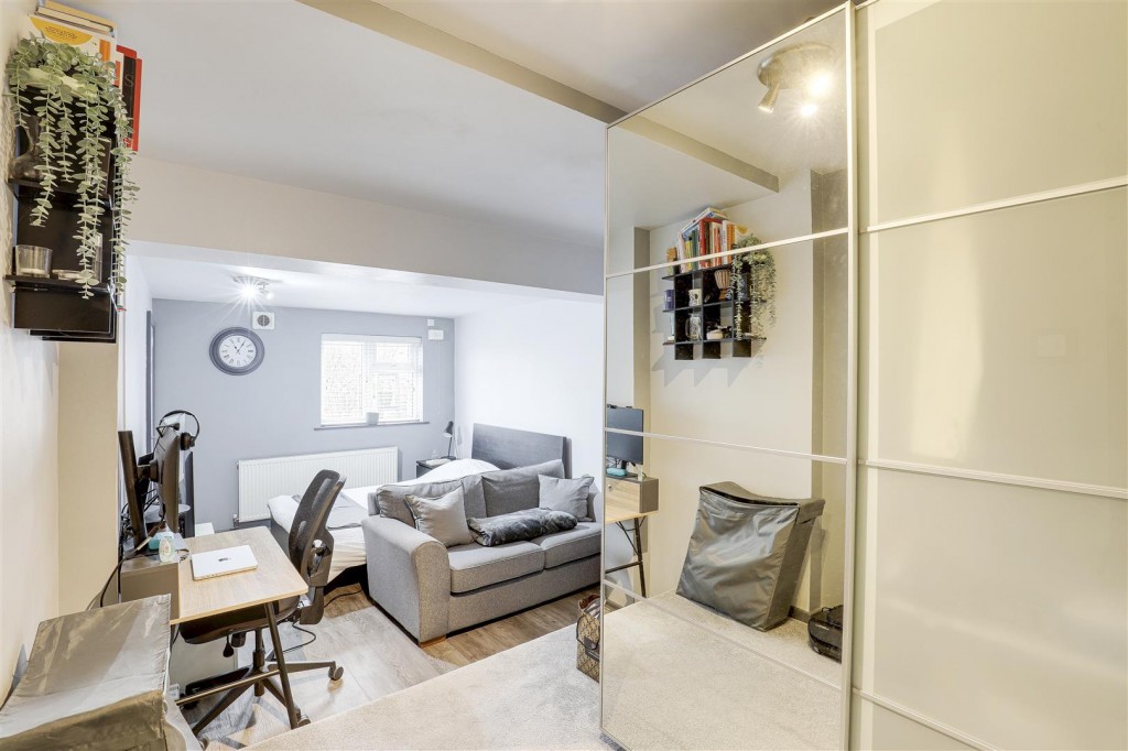 Sandy Lane, Hucknall, Nottinghamshire, NG15 7GN