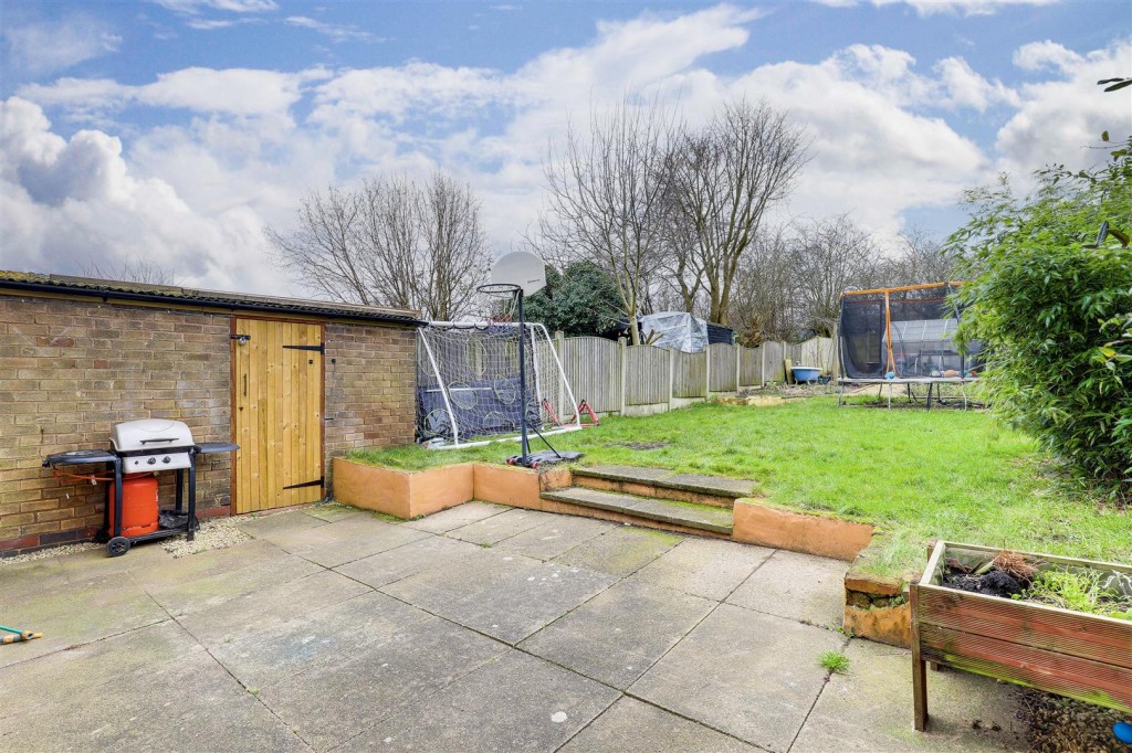 Lime Tree Road, Hucknall, Nottinghamshire, NG15 6AY