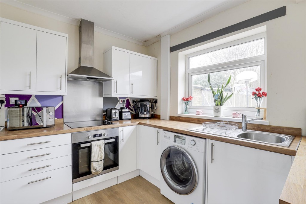 Lime Tree Road, Hucknall, Nottinghamshire, NG15 6AY