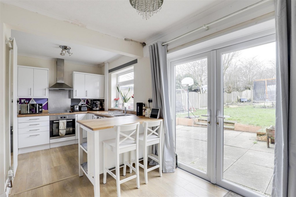 Lime Tree Road, Hucknall, Nottinghamshire, NG15 6AY