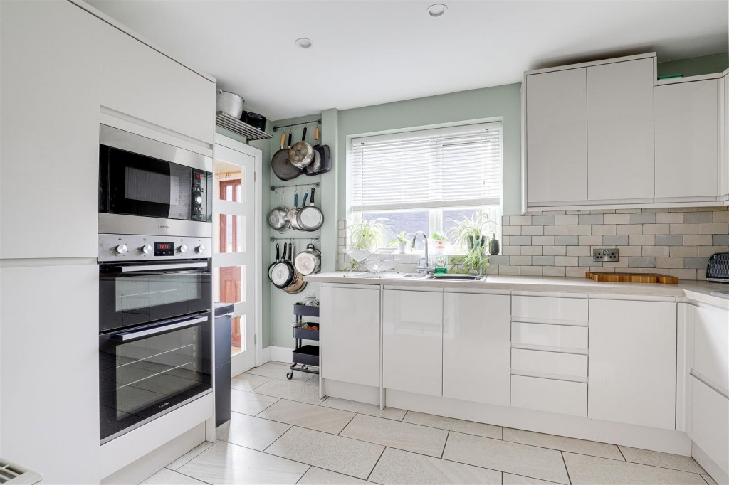 Hudson Street, Thorneywood, Nottinghamshire, NG3 3DY
