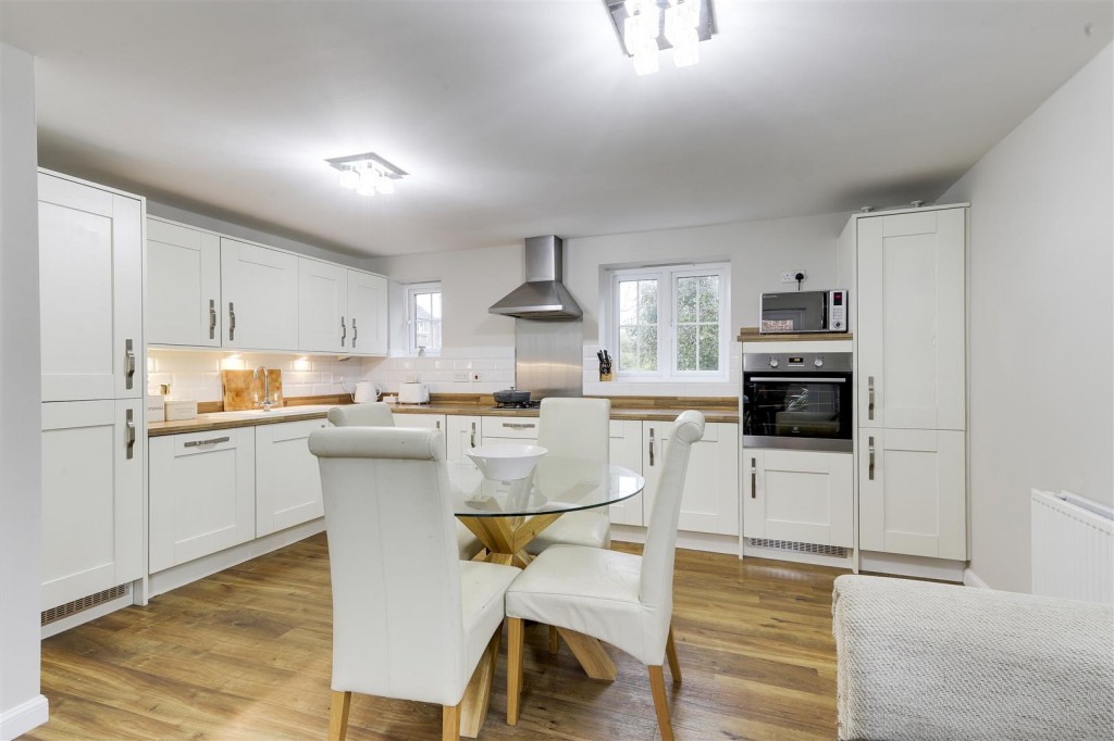Roxburgh Close, Arnold, Nottinghamshire, NG5 8RN