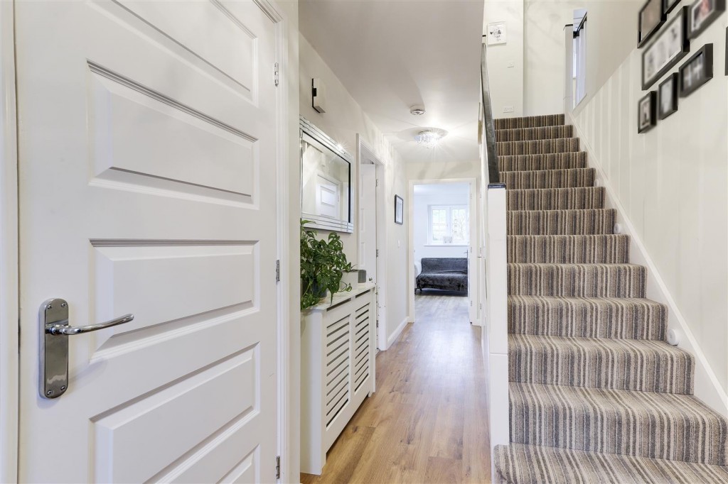Roxburgh Close, Arnold, Nottinghamshire, NG5 8RN