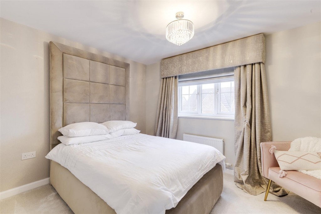 Roxburgh Close, Arnold, Nottinghamshire, NG5 8RN
