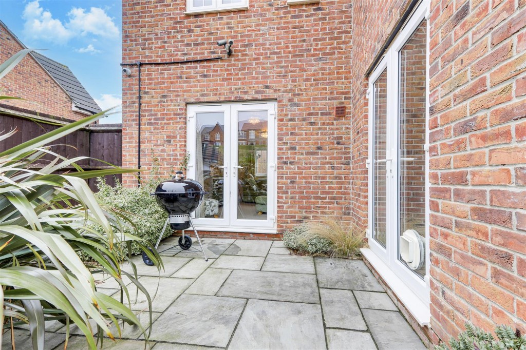 Roxburgh Close, Arnold, Nottinghamshire, NG5 8RN