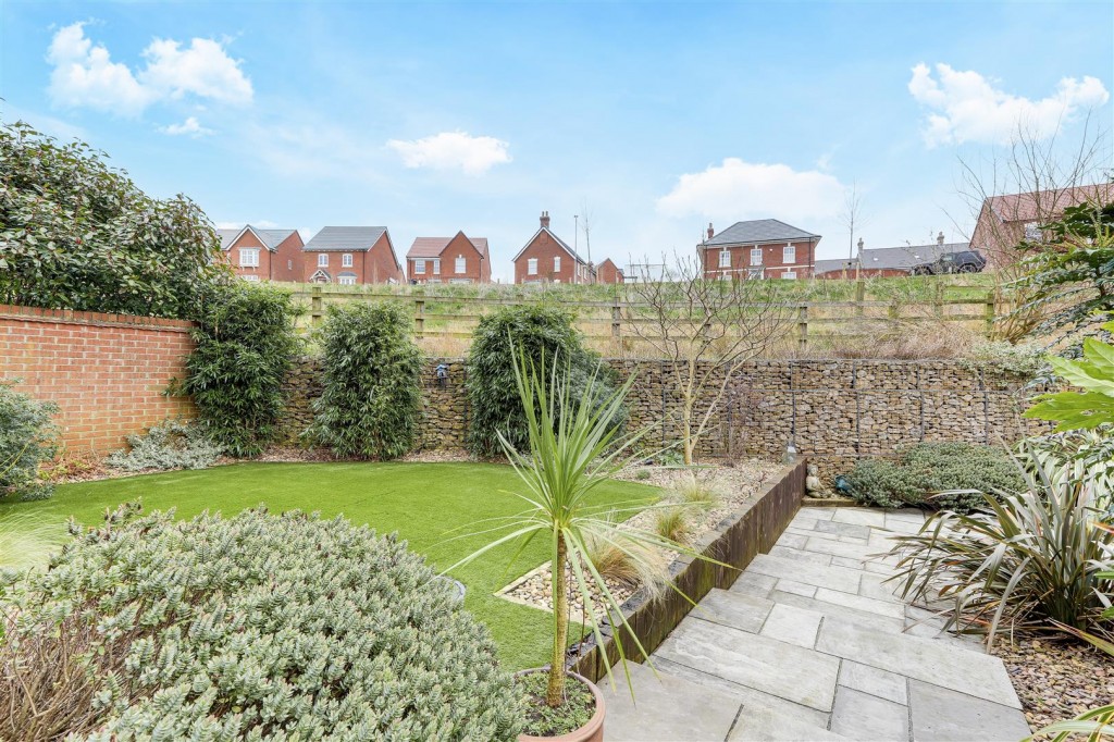 Roxburgh Close, Arnold, Nottinghamshire, NG5 8RN