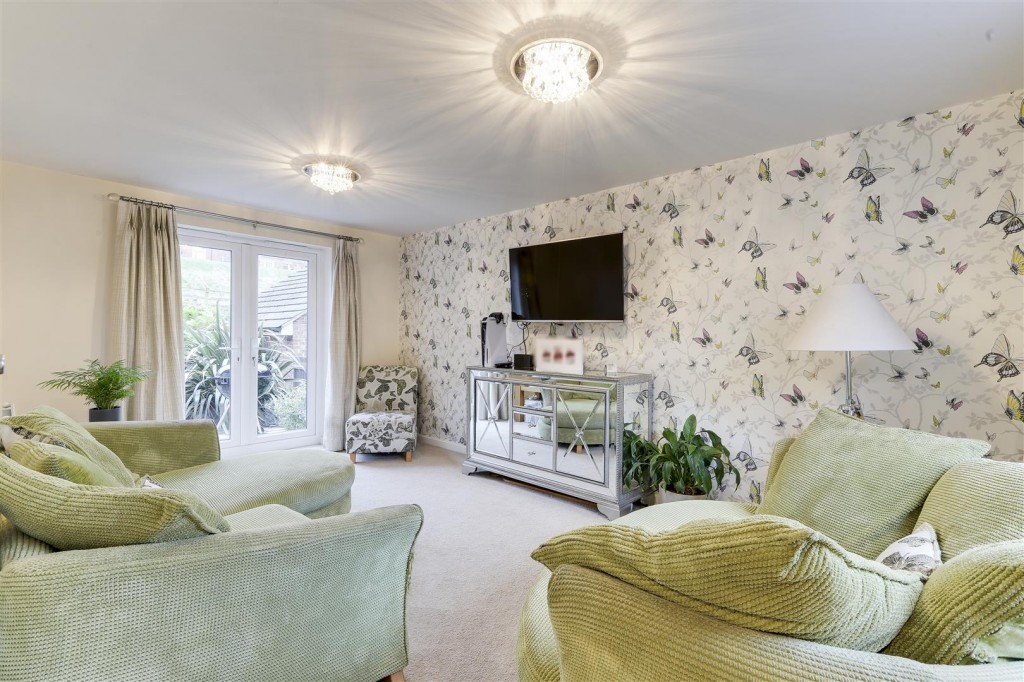 Roxburgh Close, Arnold, Nottinghamshire, NG5 8RN