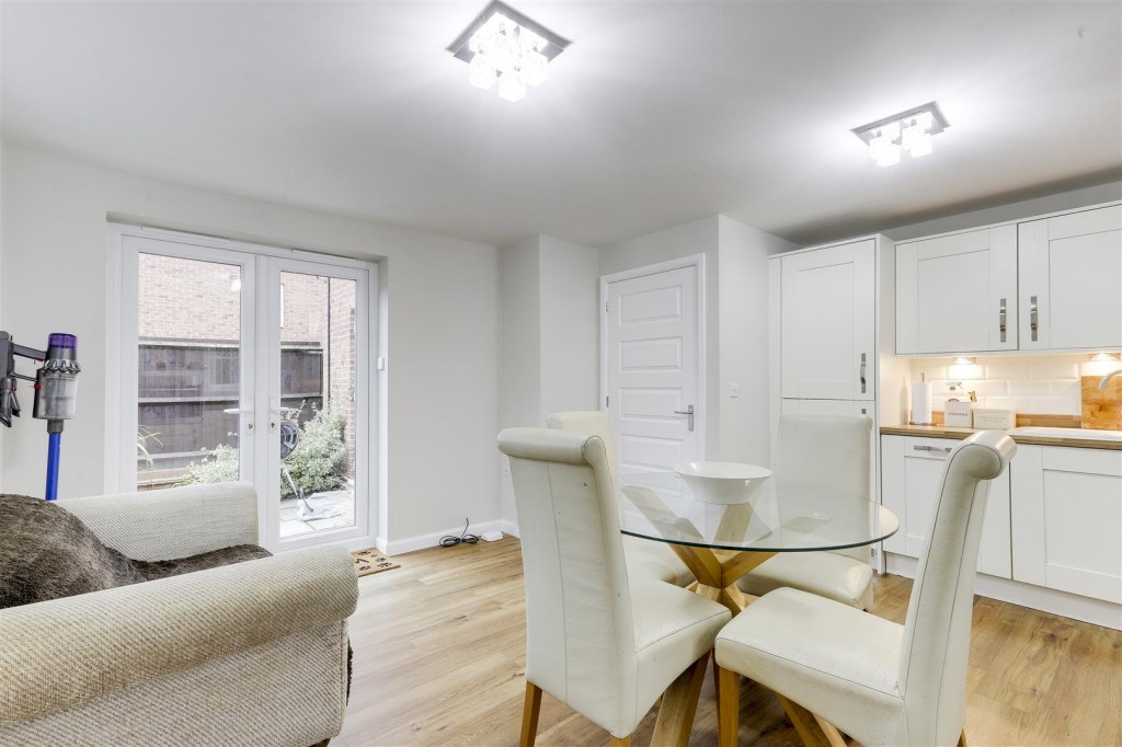 Roxburgh Close, Arnold, Nottinghamshire, NG5 8RN