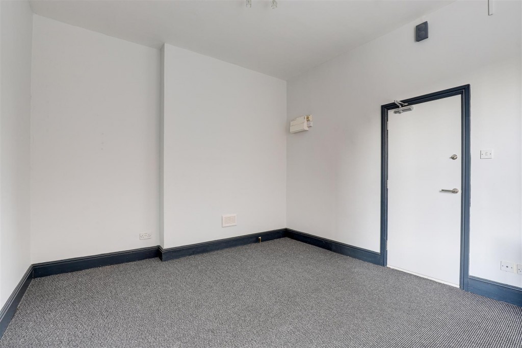 Mansfield Road, Nottingham, Nottinghamshire, NG5 2DP