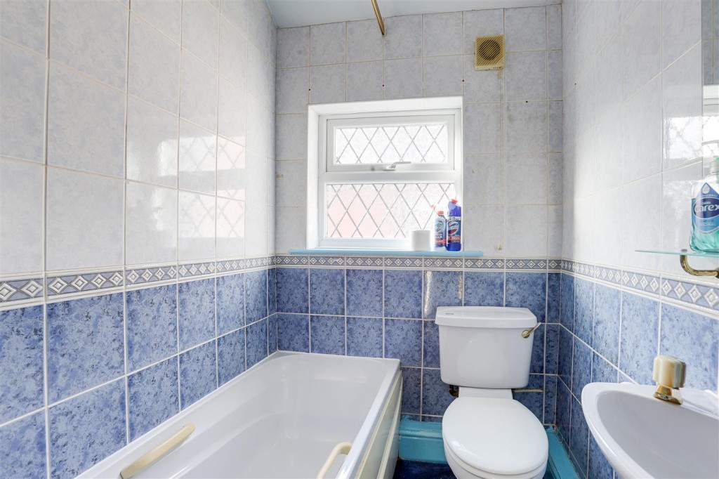 Orston Road East, West Bridgford, Nottinghamshire, NG2 5FU