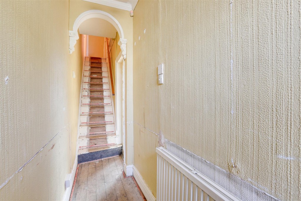 Orston Road East, West Bridgford, Nottinghamshire, NG2 5FU