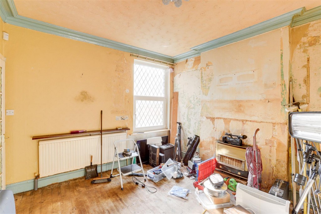 Orston Road East, West Bridgford, Nottinghamshire, NG2 5FU