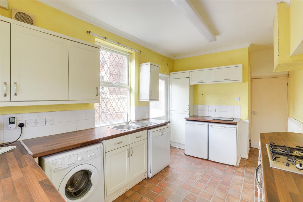 Orston Road East, West Bridgford, Nottinghamshire, NG2 5FU