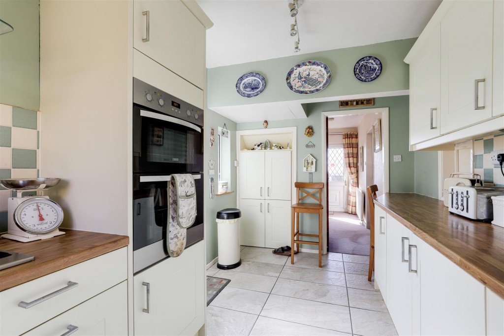 Homefield Avenue, Arnold, Nottingham, NG5 8FZ
