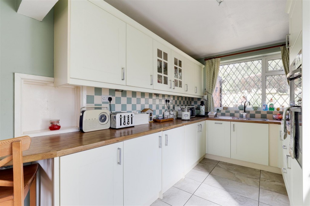 Homefield Avenue, Arnold, Nottingham, NG5 8FZ