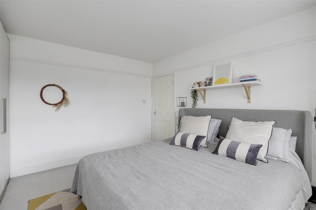 Westdale Lane, Carlton, Nottinghamshire, NG4 4FT