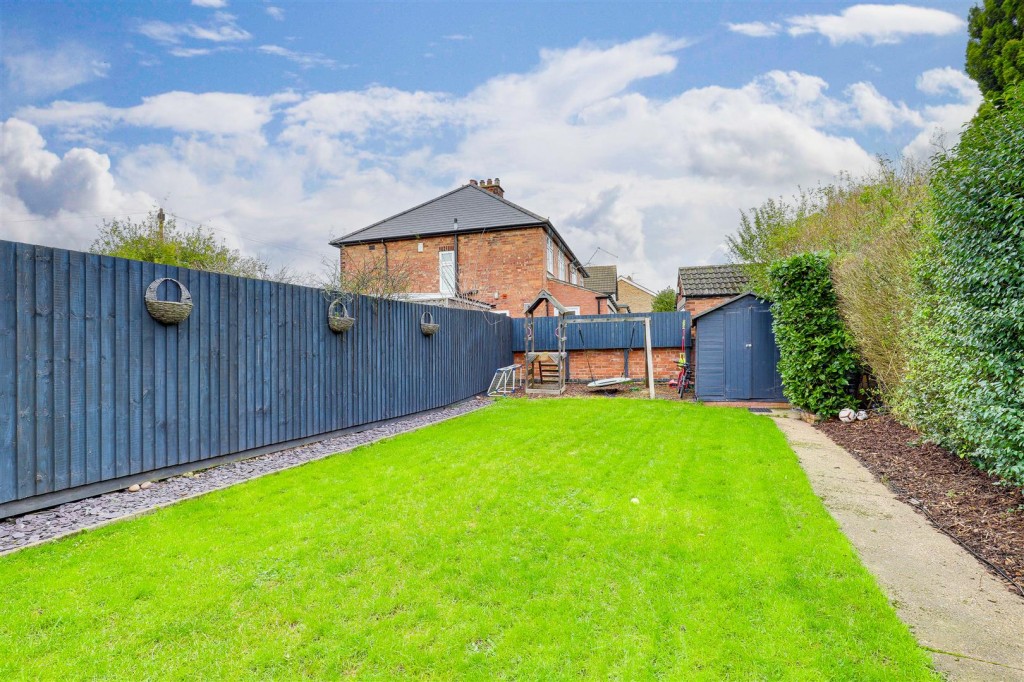 Westdale Lane, Carlton, Nottinghamshire, NG4 4FT