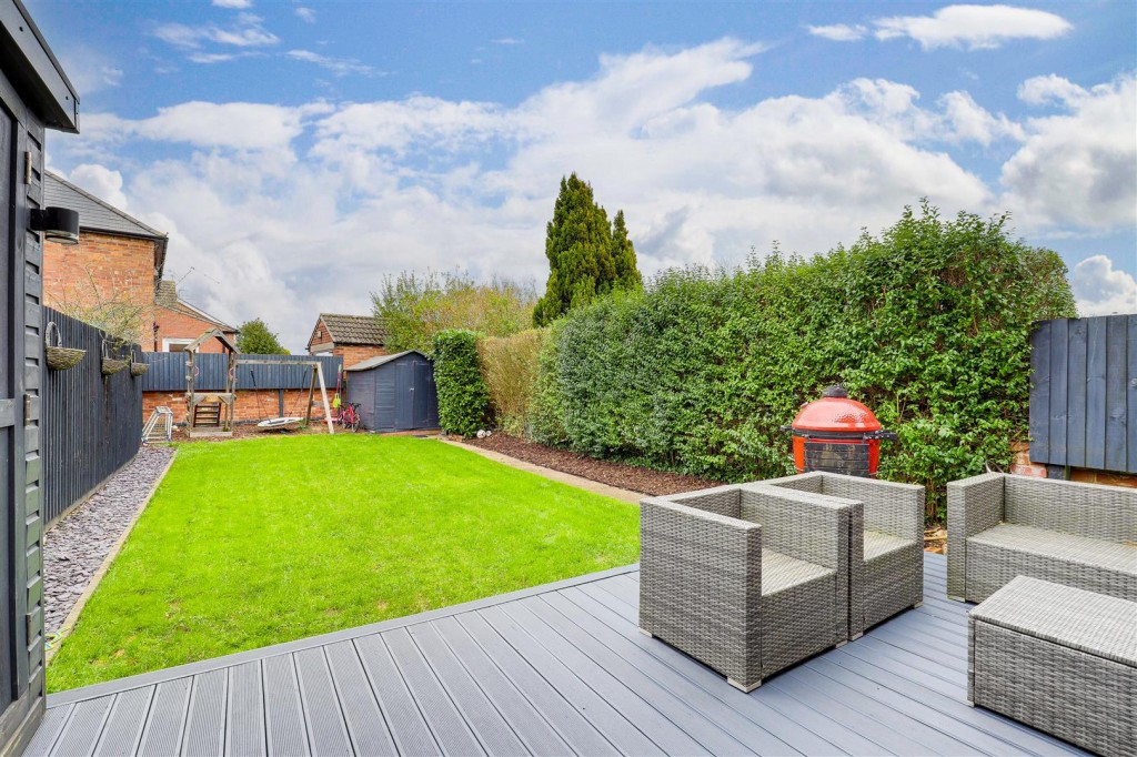 Westdale Lane, Carlton, Nottinghamshire, NG4 4FT