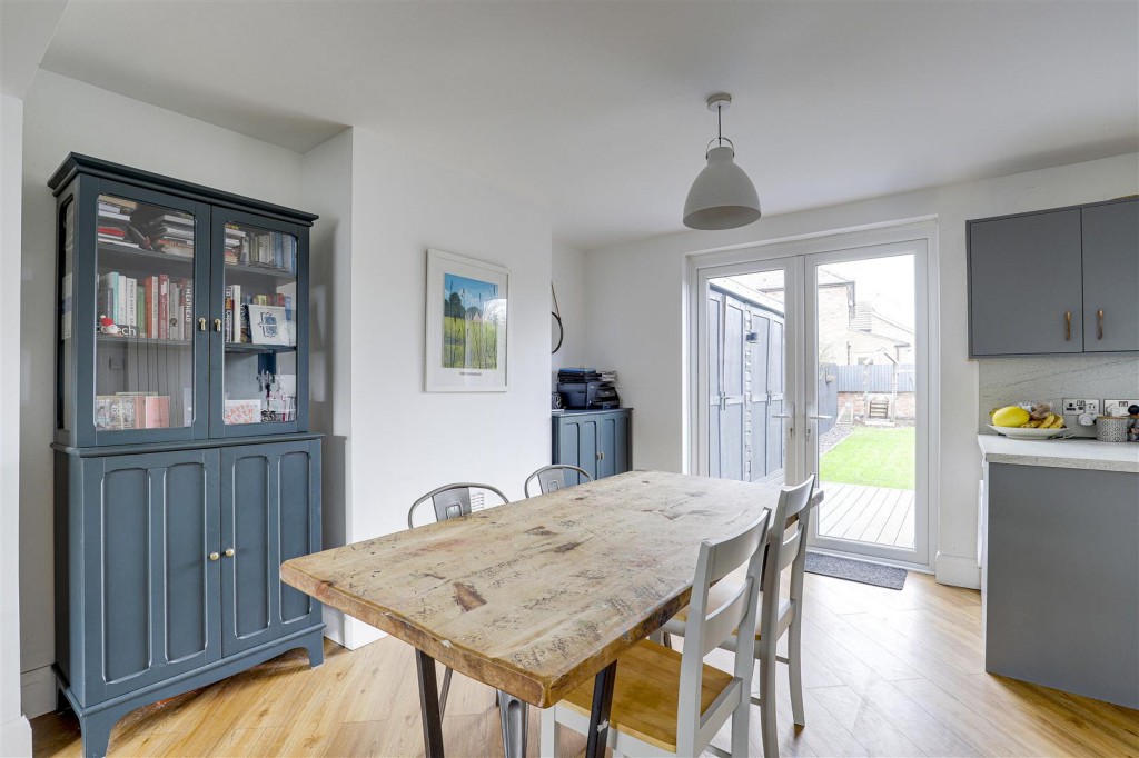 Westdale Lane, Carlton, Nottinghamshire, NG4 4FT