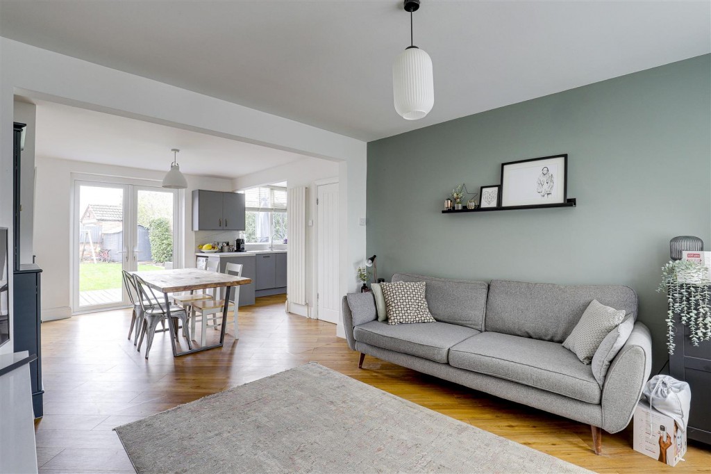 Westdale Lane, Carlton, Nottinghamshire, NG4 4FT