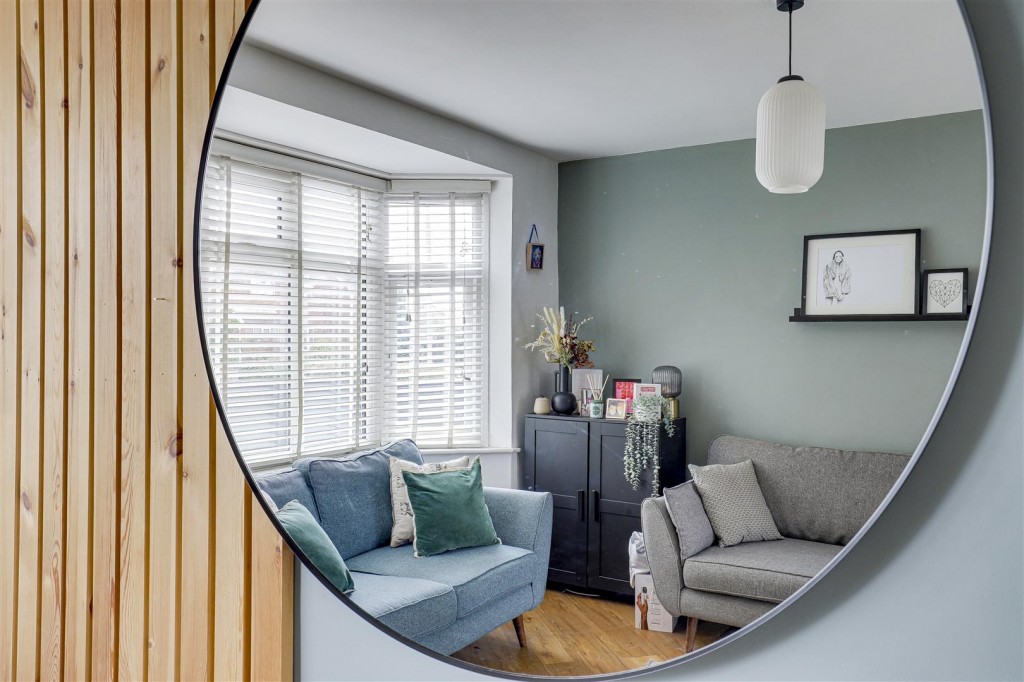 Westdale Lane, Carlton, Nottinghamshire, NG4 4FT