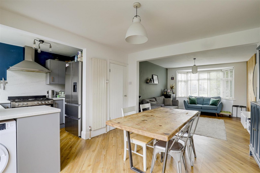 Westdale Lane, Carlton, Nottinghamshire, NG4 4FT