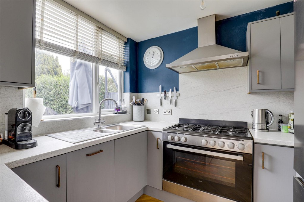 Westdale Lane, Carlton, Nottinghamshire, NG4 4FT