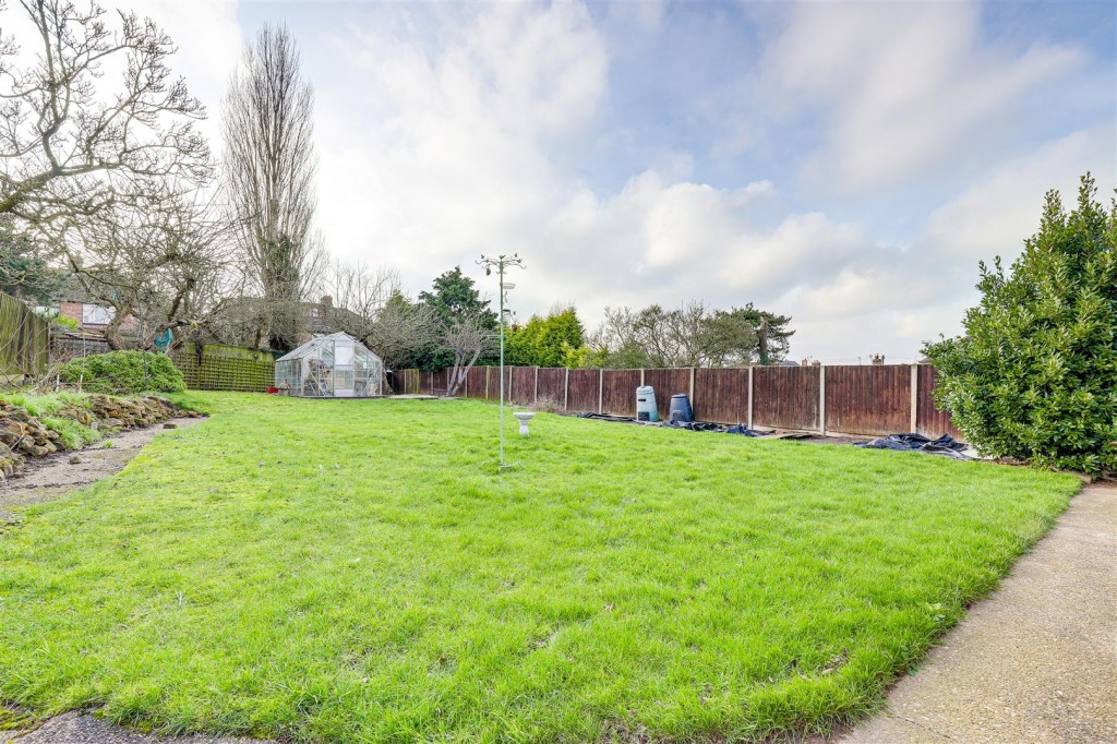 Eaton Avenue, Arnold, Nottinghamshire, NG5 7LG