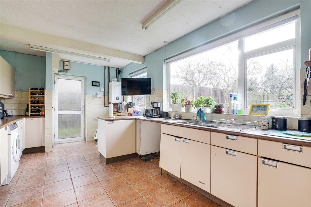 Eaton Avenue, Arnold, Nottinghamshire, NG5 7LG