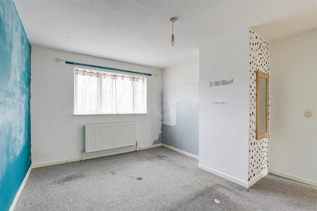 Hillgrove Gardens, Top Valley, Nottinghamshire, NG5 9ND